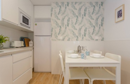 Cadiz Apartment | Exceptional Casa ROS PLAYA with Ocean View & Free Parking