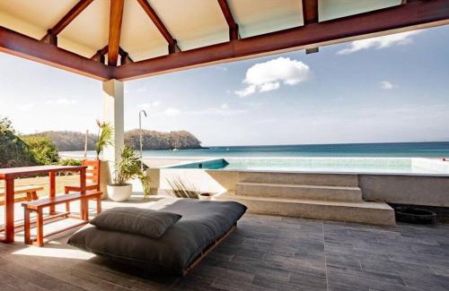 Las Escobas del Venado House | Relaxing Oceanfront Stay at CASA ROSA 49’ - Playa Venao