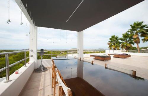 Cala Comte Villa | Seaside Escape at Casa Rosa de los Vientos - 4-Star Rated