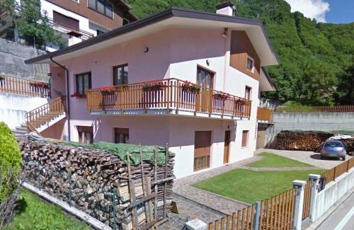 Longarone Apartment | Welcoming Casa Rosa: Guest Rated 9.3 with Breakfast & More