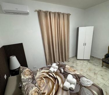 Monterotondo Bed & Breakfast | Cozy B&B ROSA: Family-Friendly with a Relaxing Hot Tub