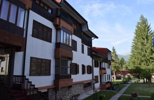 Pescasseroli Apartment | Guest Rated: Casa Rosa with Family-Friendly Amenities