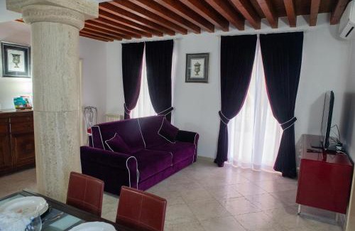 Tivoli Apartment | Top-Rated Casa Rosa with Free Parking and Wi-Fi Access
