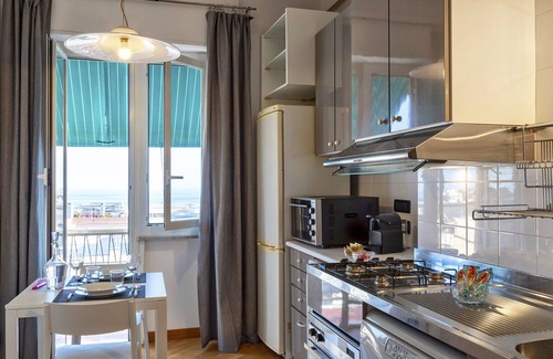 Albaro Apartment | Discover Casa Rosanna: Family-Friendly with Great Amenities