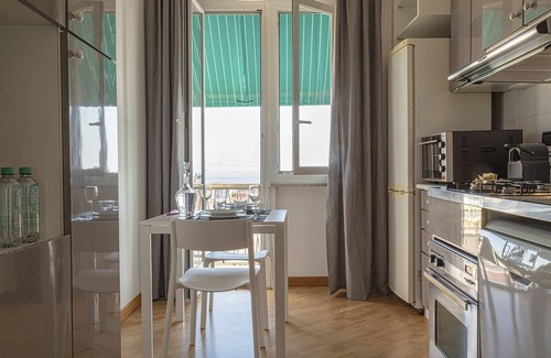 Albaro Apartment | Discover Casa Rosanna: Family-Friendly with Great Amenities