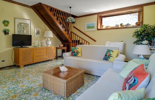 Tiberio Villa | Casa Rossella - Casa con giardino by ItalianHost