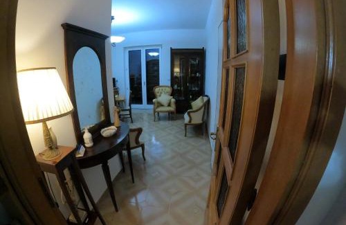 Pomigliano D'arco House | Casa Rossi: Guest Rated 9.4 with Breakfast & Pet Friendly