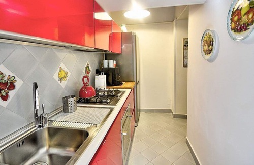 Rione Duomo Apartment | Casa Rotilda: An elegant and welcoming two-story apartment located in the center of Salerno, with Free WI-FI.