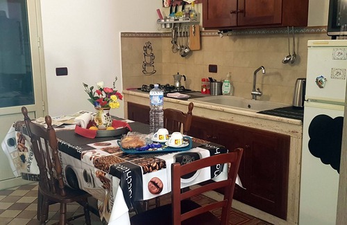 Corso dei Mille - Sant'Erasmo Apartment | Discover Casa Ròtre: Top-Rated Stay with Spa & Breakfast