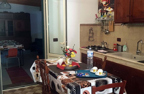 Corso dei Mille - Sant'Erasmo Apartment | Discover Casa Ròtre: Top-Rated Stay with Spa & Breakfast