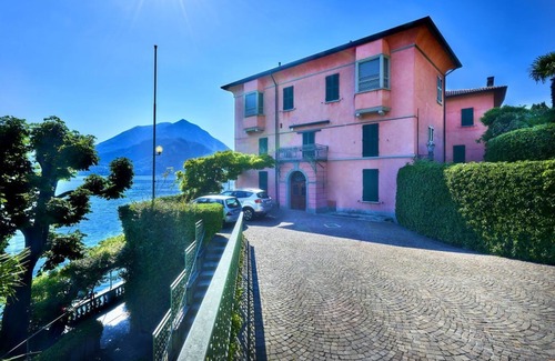 Varenna Apartment | Delight in Casa Royal's Beautiful Garden & Ocean Views