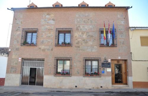 Villanueva de los Infantes House | Discover Casa Rural Los Galanes: Child-Friendly Retreat