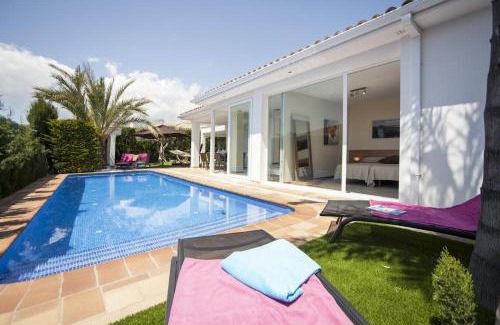 Bell Horizo Villa | Relax at Casa Rufina: Your 4-Star Poolside Retreat