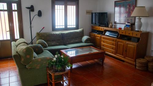 El Cristo del Espiritu Santo House | Pet-Friendly Casa Rural Valle de los Molinos with Pool