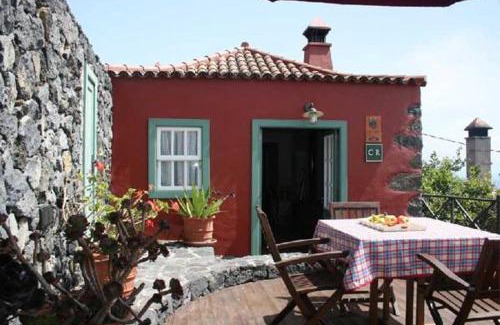 Las Indias House | Beachfront Retreat at Casa Rural La Caldera - Rated 9/10