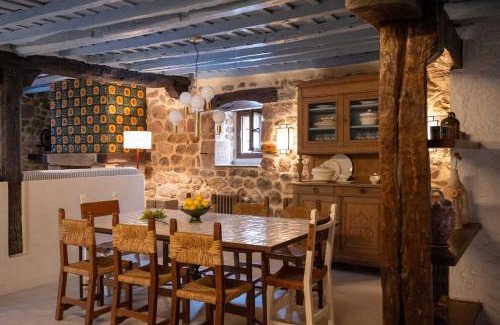 Cos Villa | Casa Rural a 15 min de Comillas