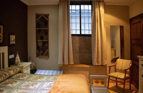 San Martin de Trevejo House | Discover Casa Rural Antolina: Rated 9.3 with Family-Friendly Dining