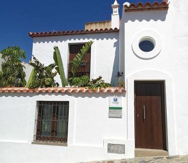 Sanlucar de Guadiana House | Bright and Nature-Filled Casa Rural Albireo - Guest Rated 9.8