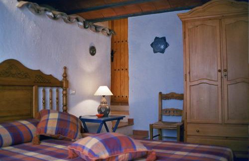 Letur House | Cozy Casa Rural Albayacín: Pet & Child Friendly Escape