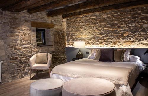 Borrastre Ski Chalet | Highly Rated Family Getaway at Casa Rural Aracanciás