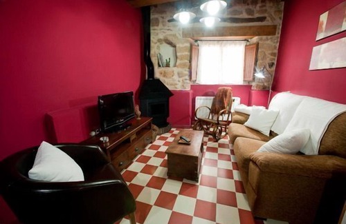 Casas del Monte Cottage | Discover Rural Cottages Arbequina: Pet-Friendly Getaway
