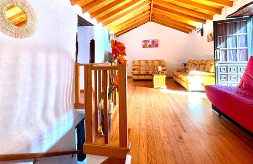 Los Llanillos Cottage | Inviting Casa Rural with BBQ, Wifi & Ocean Views