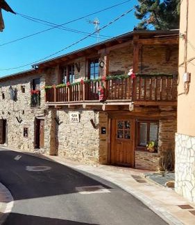 Moreda House | Discover CASA RURAL BIERZO ENCANTADO: 9.2/10, Oceanfront Retreat