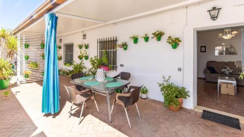 Encinarejo de Cordoba House | Oceanfront Bliss at Casa Rural Casa Mama Encinarejo