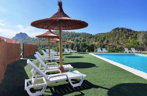 Elche De La Sierra House | Explore CASA RURAL C: Pet-Friendly Retreat with Ocean Views