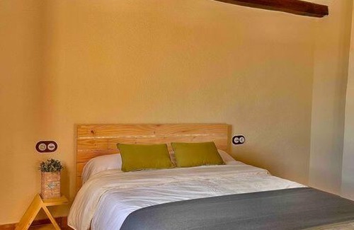 Font-Rubi House | Cozy Casa Rural Cal Casetó: Child-Friendly Escape