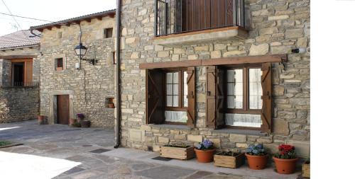 Fiscal House | Family-Friendly Escape at Casa Rural Cancias, Rated 8.5/10
