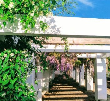 Caceres House | Family-Friendly Getaway at Casa Rural Castillo de Cáceres
