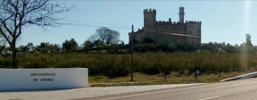 Caceres House | Family-Friendly Getaway at Casa Rural Castillo de Cáceres