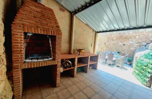 Jorquera House | Cozy Casa Rural with BBQ and Generous Terrace for Families