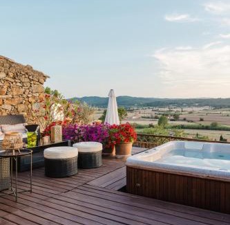Pals House | Relaxing Retreat at Casa Rural with Hot Tub in Pals