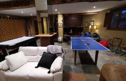 Los Rabanos Villa | Relaxing Casa Rural with Hot Tub, BBQ & Pet Friendly Stay