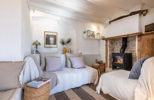 Ardenya House | Tranquil Casa Taronja & Canyella: Nature Retreat Near Beach