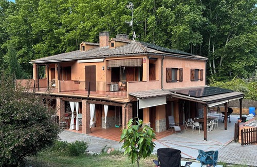 Sant Celoni Ski Chalet | Relaxing Rural Retreat with Private Pool for 14 Guests