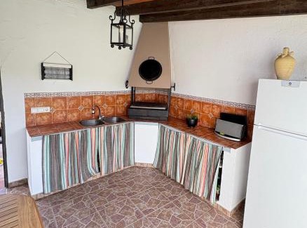 Antequera Ski Chalet | Pet-Friendly Casa Rural Cortijo Cerro Limon with Ocean Views