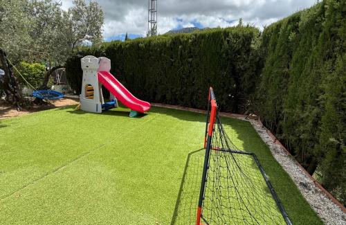 Antequera Ski Chalet | Pet-Friendly Casa Rural Cortijo Cerro Limon with Ocean Views