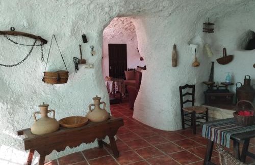 Pegalajar House | Pet-Friendly Casa Rural Cueva El Sauce - Rated 9.5/10