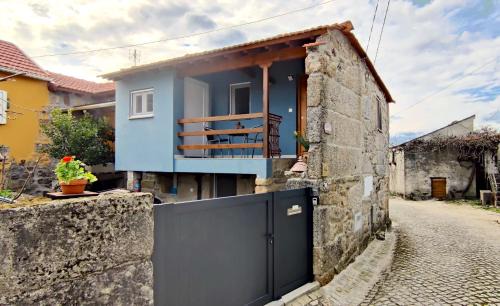 Vila Nova de Paiva House | Tranquil Casa Rural d'Avó: Family-Friendly Retreat