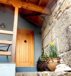 Vila Nova de Paiva House | Tranquil Casa Rural d'Avó: Family-Friendly Retreat