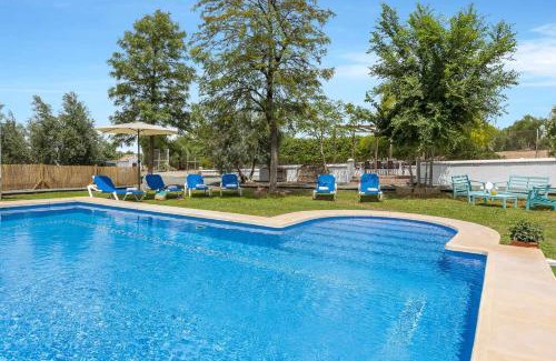 Marchena House | Discover Casa Rural Dehesa de las Yeguas: Pet-Friendly Escape