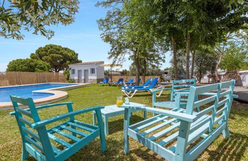 Marchena House | Discover Casa Rural Dehesa de las Yeguas: Pet-Friendly Escape