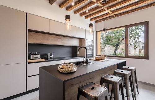 Guadamur House | Discover Casa Rural de Ancos: Pet-Friendly Urban Oasis