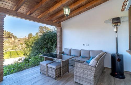 Alhaurin el Grande House | Stylish Rural Retreat with Pool and BBQ by the Ocean