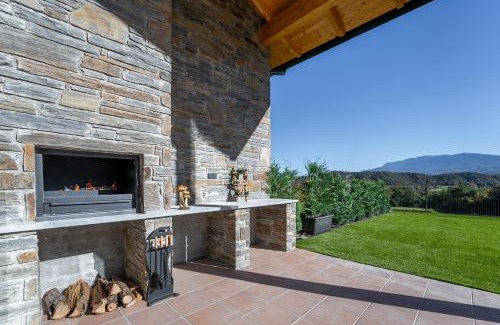 Aravell House | Elegant Rural Retreat in Alt Urgell, Pyrenees - Pet Friendly