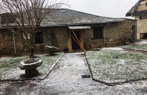 Ventas De Albares House | Discover Casa Rural de Santibáñez del Toral for Families