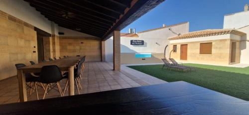 Buenache de Alarcon House | Relax at Casa Rural del Pantano with Stunning Ocean Views